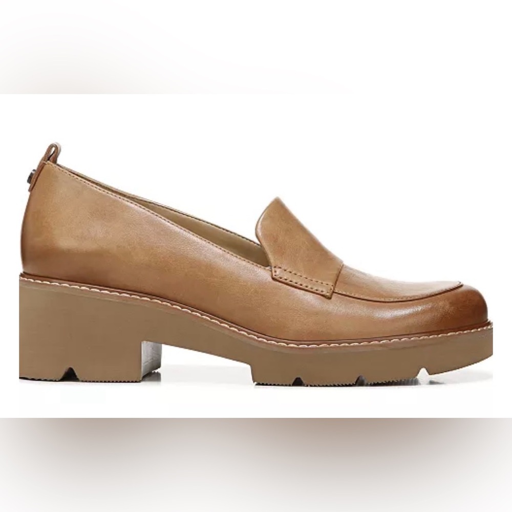 NWOT Naturalizer Brown Leather lug  Loafers size 10